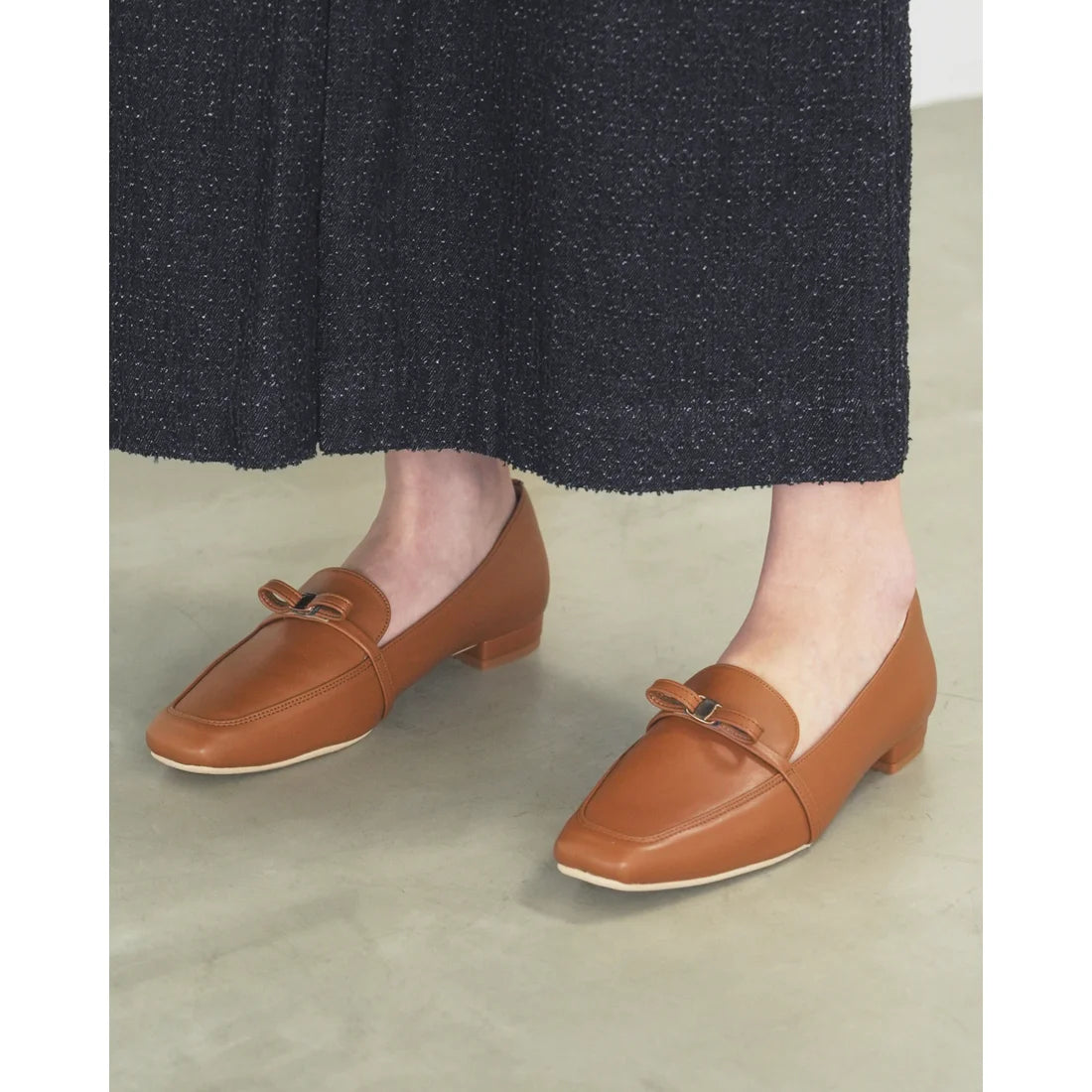 【新品預訂】日本製Emma Francis 2cm跟 小蝴蝶结乐福鞋 (2001h-P 186)(駝色 光滑)