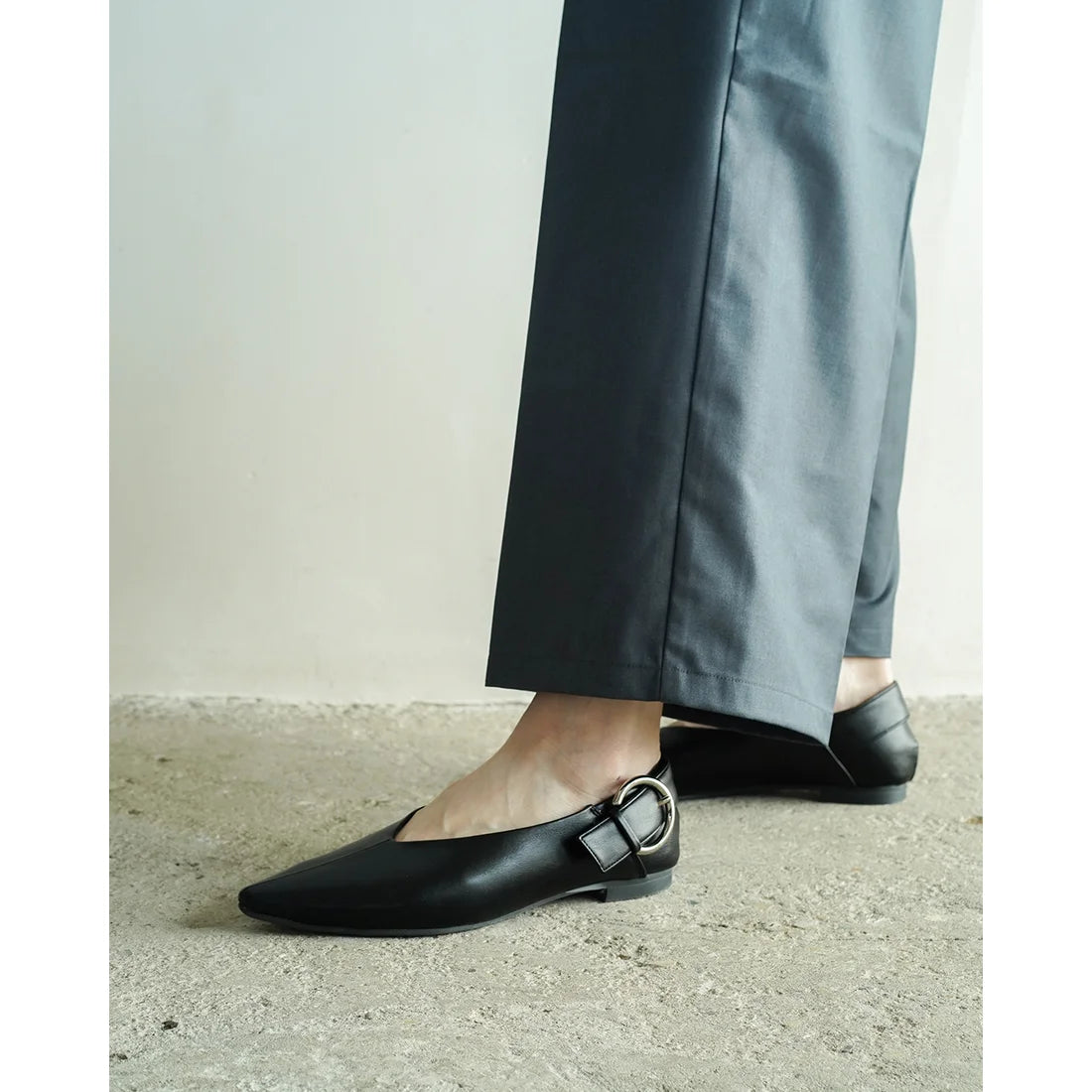 【新品預訂】日本製 Lauf Oletta  [All Weather] 全天候 可踩踭 柔軟大扣環V型平底鞋（LRP139 BLACK）