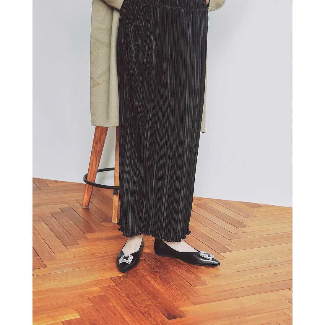 【新品預訂】日本製Emma Francis 金屬寶石平底鞋（黑色）( 07g-M 101)BLK