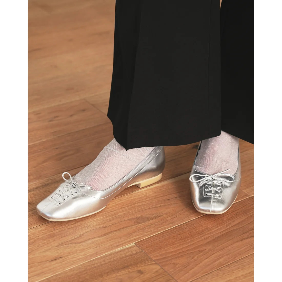 【新品預訂】日本製Emma Francis  綁帶蝴蝶結平底鞋（銀色）(03ab-M 162)