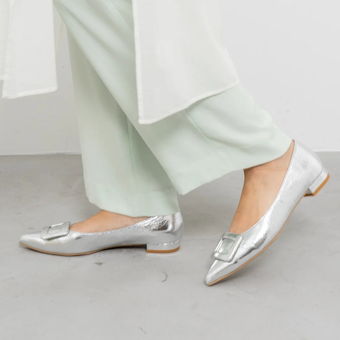 日本製 Launa lea 扣尖頭高跟鞋 (459A) (銀色 / Silver )