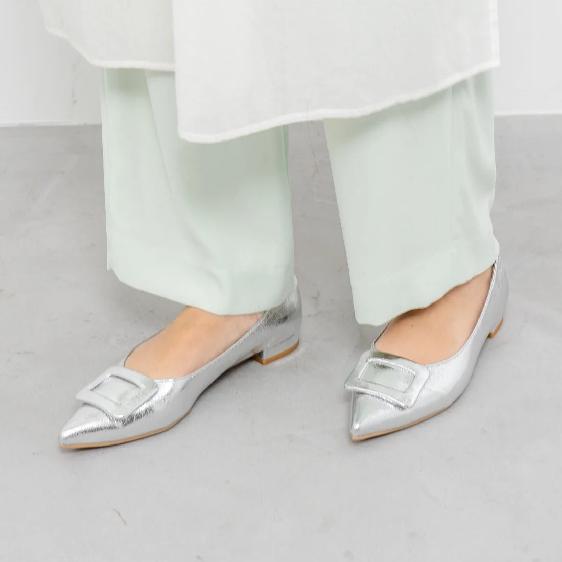 日本製 Launa lea 扣尖頭高跟鞋 (459A) (銀色 / Silver )