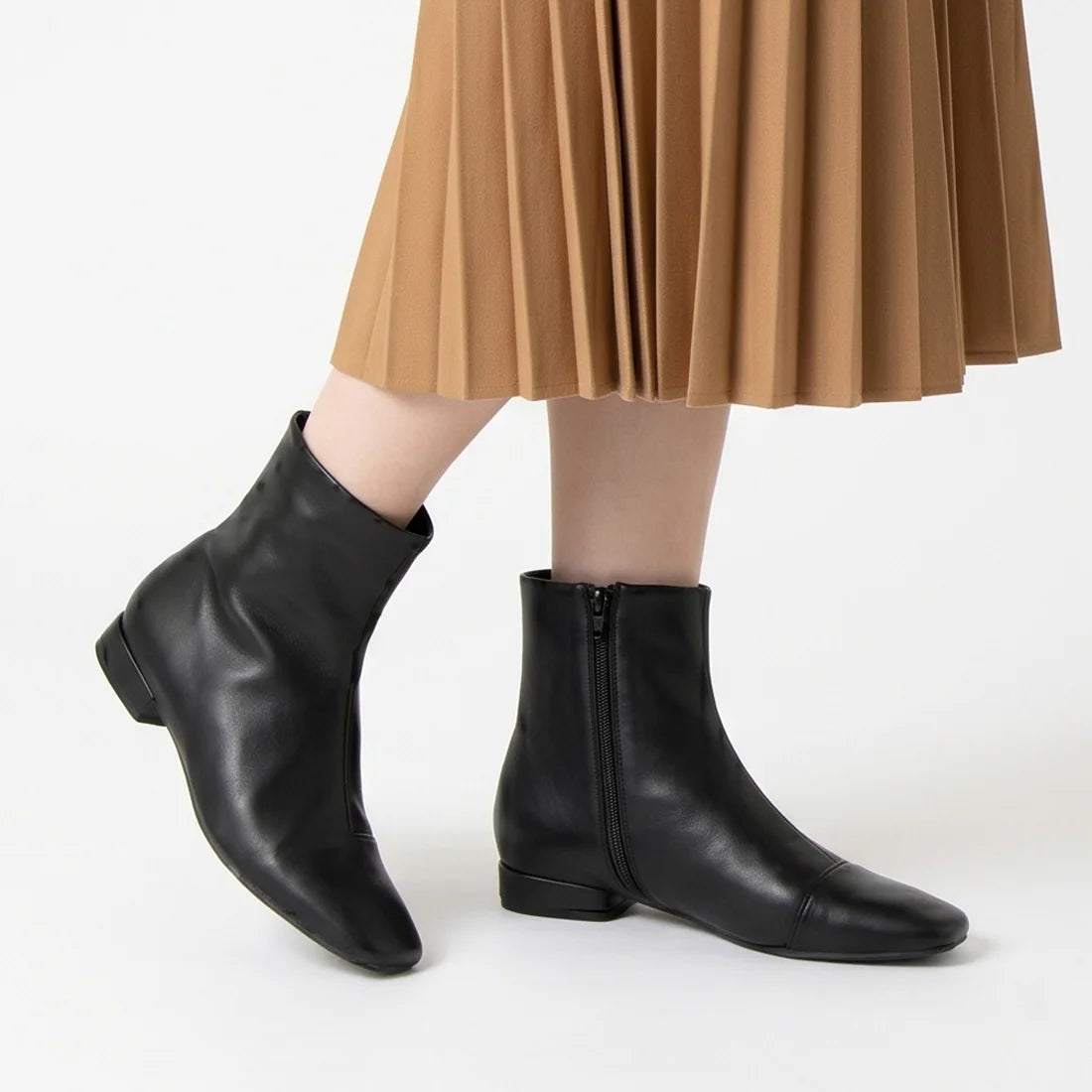 【新品預訂】日本製 Launa Lea 晴雨兩用彈力方頭短靴 (R9024) ( 黑色 / Black )