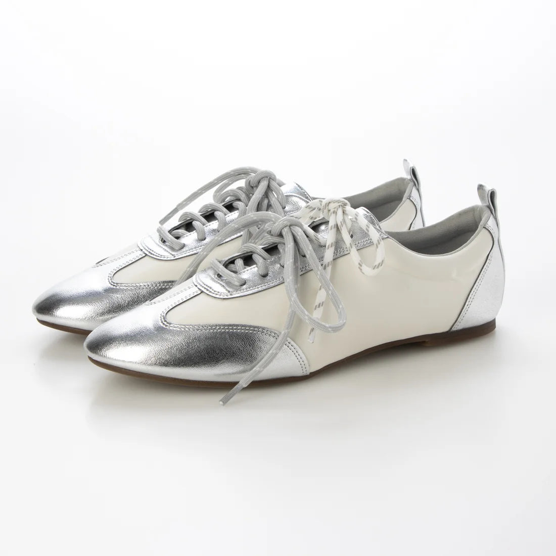 【新品預訂】日本製 Lauf Oletta 雙色混搭鞋帶輕盈運動鞋 (LP147 SILVER/C) (銀色)
