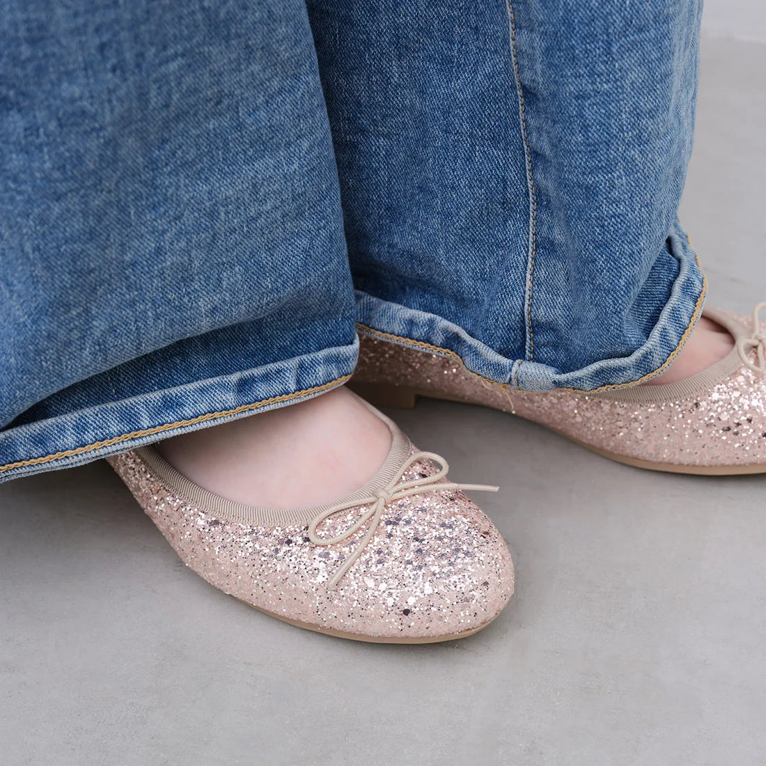 【新品預訂】日本製 Launa lea 閃耀亮片圓頭芭蕾鞋 ( B1601A ) (粉杏色 Z / PK Beige Z )