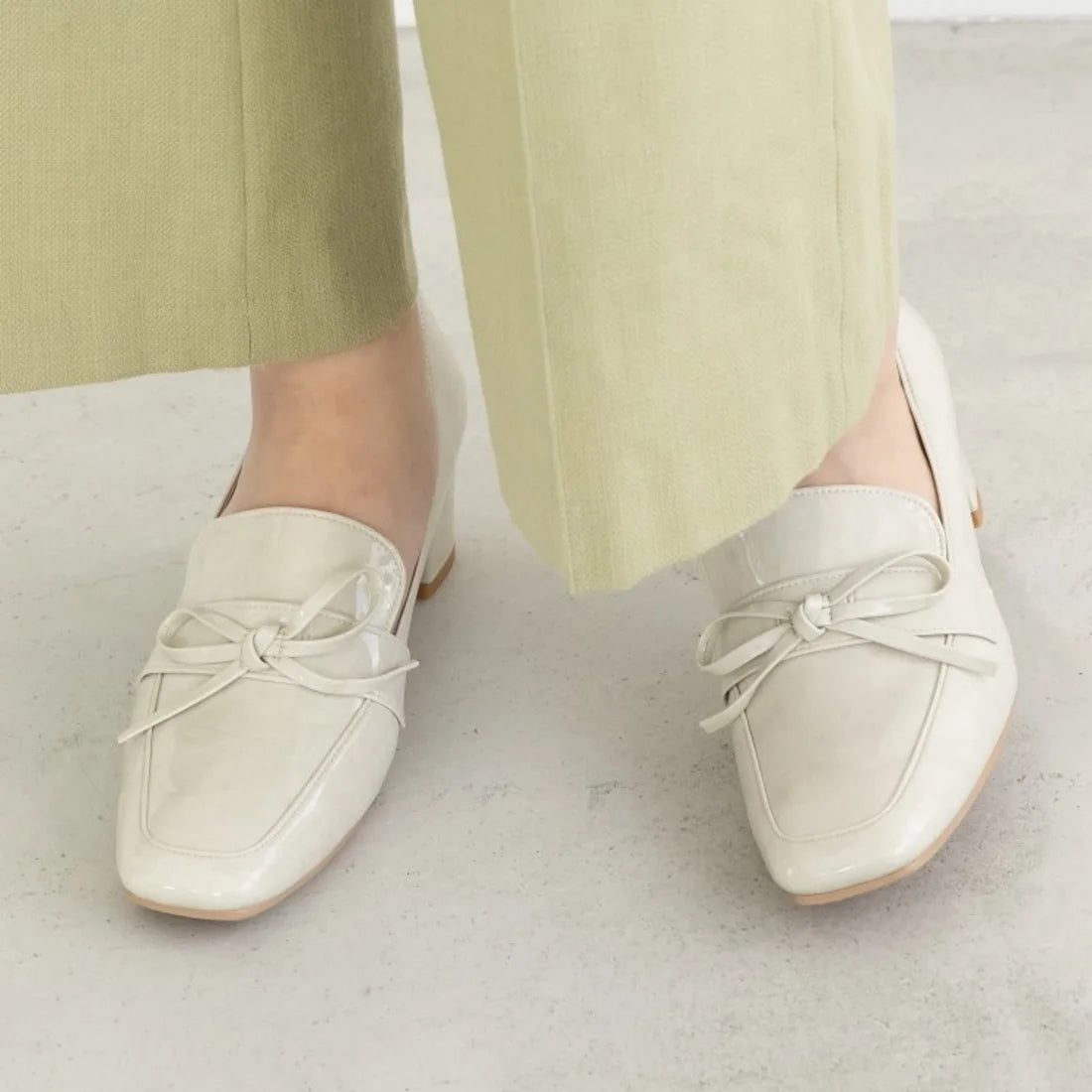 日本製 Launa lea 粗跟抗水樂福鞋 (R9008) Ivory E