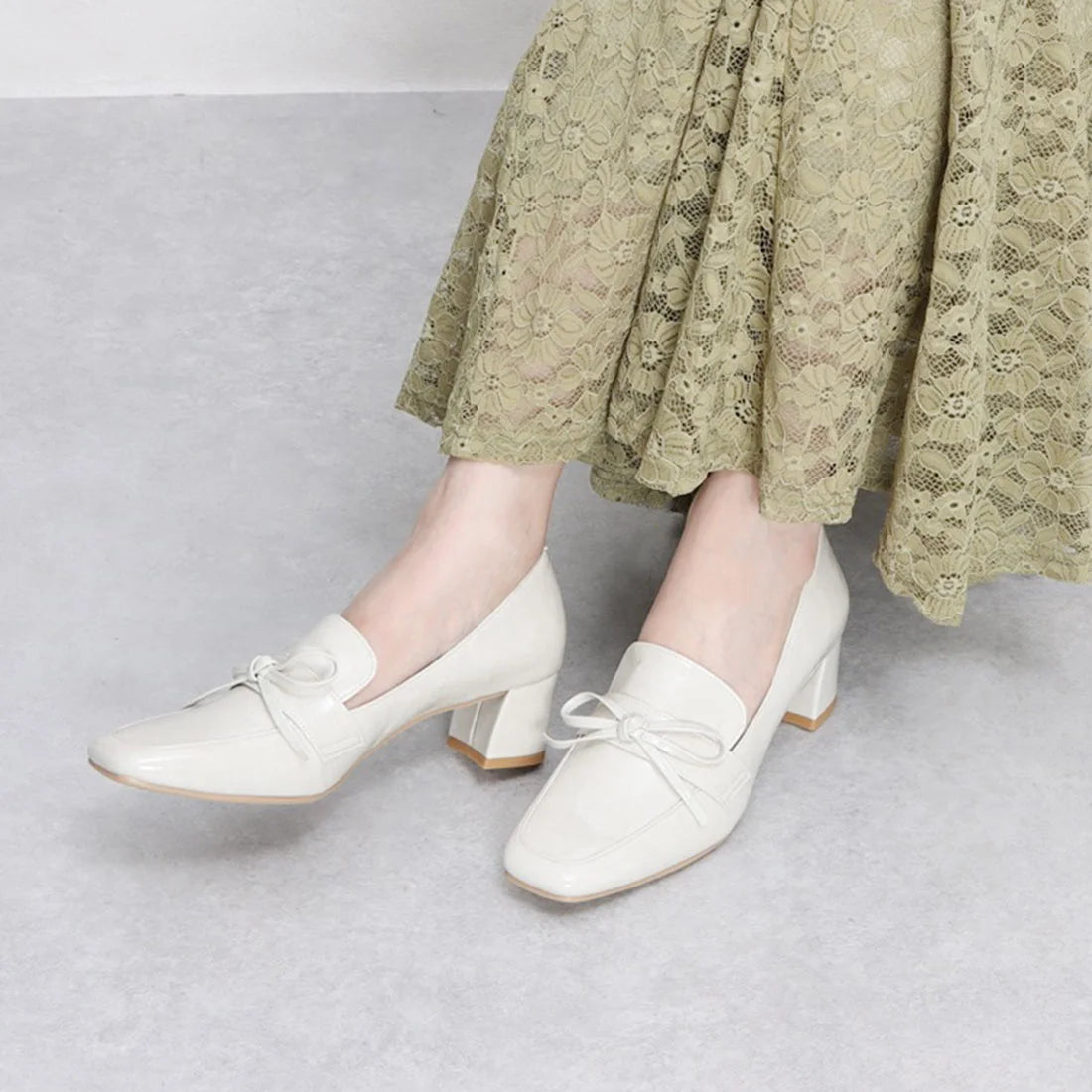 日本製 Launa lea 粗跟抗水樂福鞋 (R9008) Ivory E