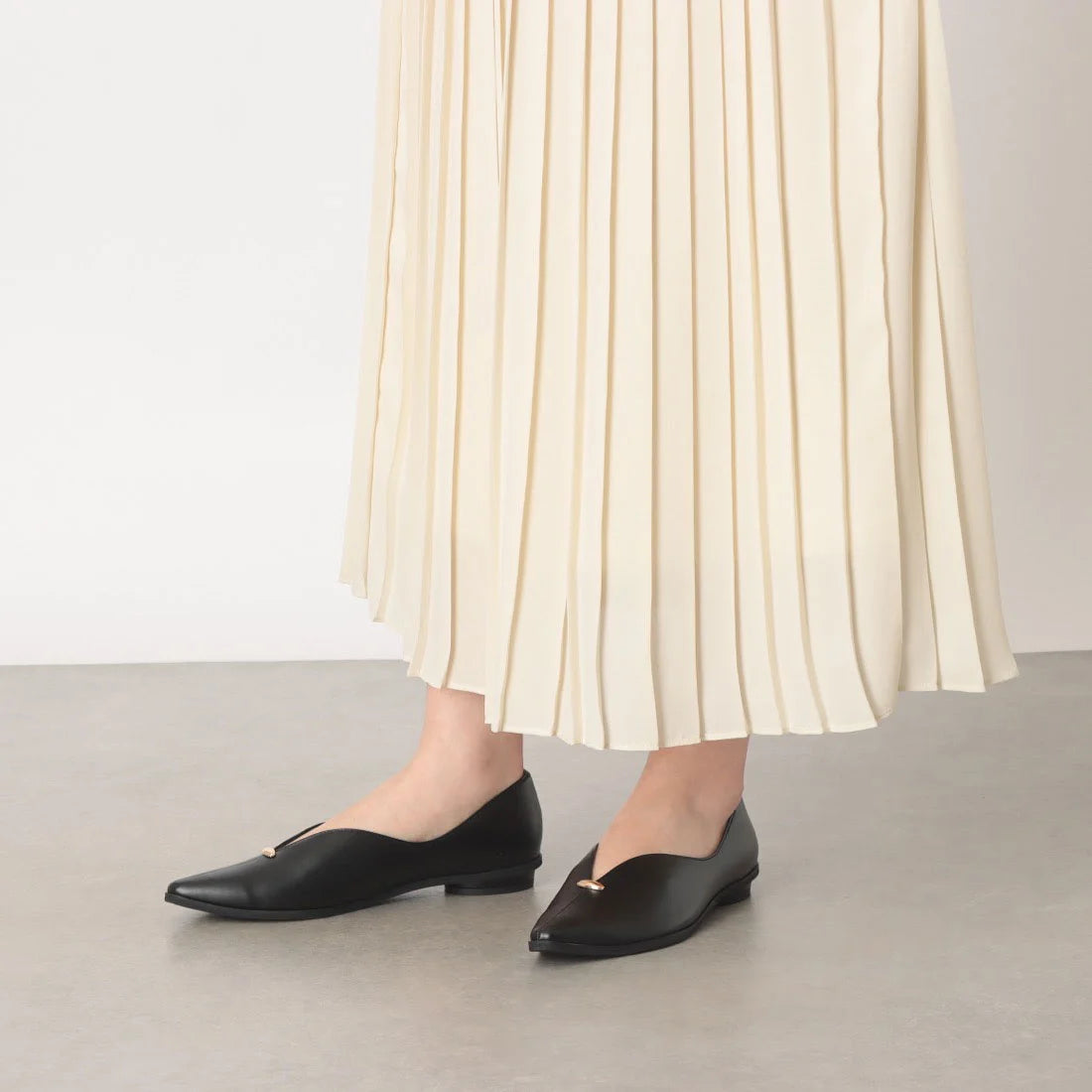 【新品預訂】日本製 Lauf Oletta  [All Weather] 全天候 蝴蝶剪裁小金屬扣平底鞋（LRP154 BLACK）(黑色)