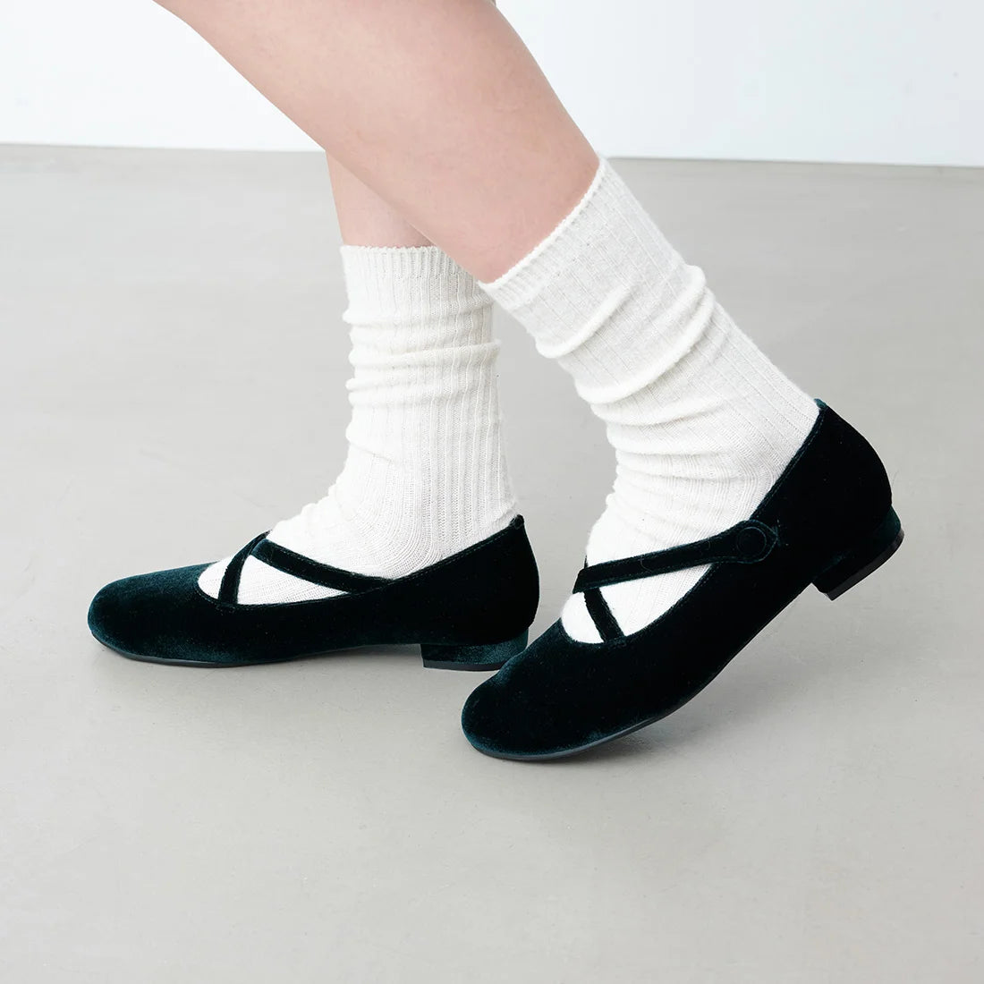 【新品預訂】日本製Launa lea 深綠色絲絨材質交叉帶芭蕾鞋 (B1614A) (D Green Z)