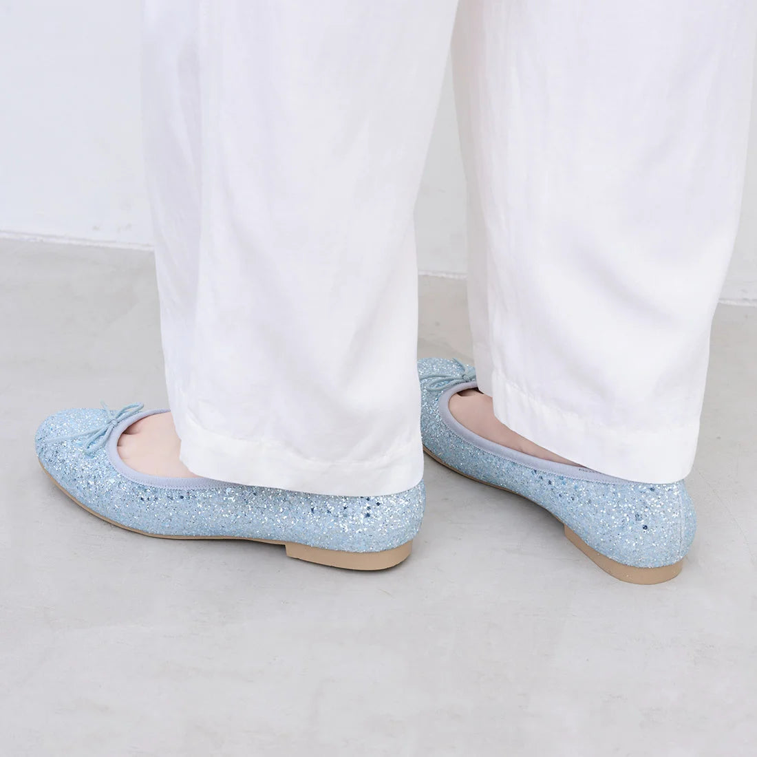 【新品預訂】日本製 Launa lea 閃耀亮片圓頭芭蕾鞋 ( B1601A ) (淺藍色 Z / L Blue Z )