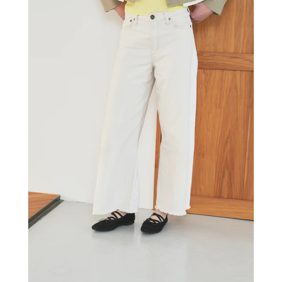 【新品預訂】日本製Emma Francis 交叉橡筋帶方頭平底芭蕾舞鞋（黑色緞面）(03ac-ST 101)