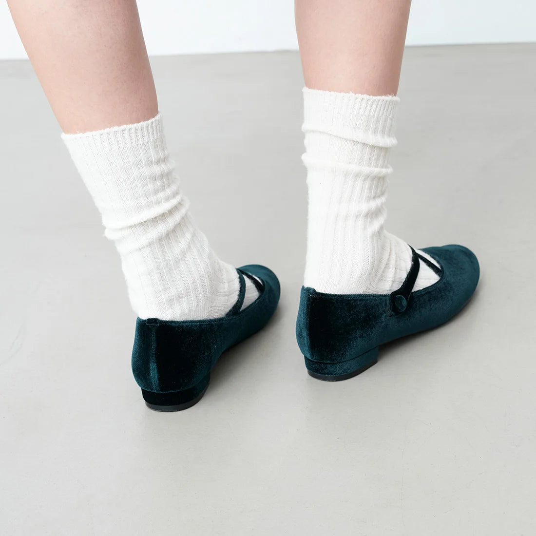 【新品預訂】日本製Launa lea 深綠色絲絨材質交叉帶芭蕾鞋 (B1614A) (D Green Z)