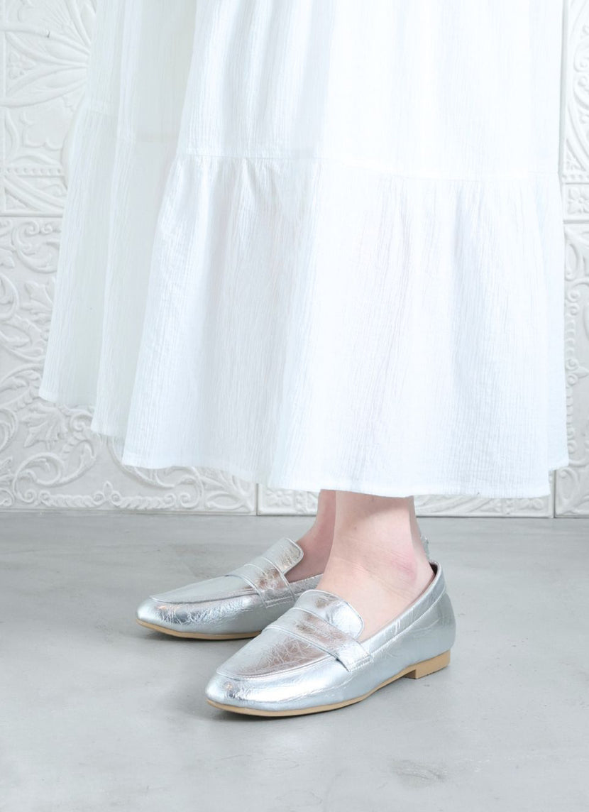 【新品預訂】日本製 潮牌Lucida 防水 銀色 Alasia 基本款平底樂福鞋 (LC-104 SLV )