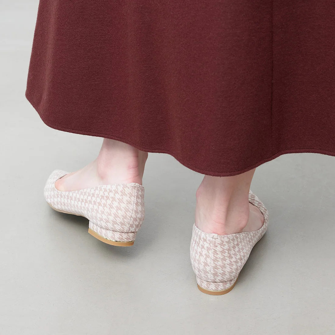 【新品預訂】日本製 Launa lea 2cm踭金線V口剪裁平底鞋 (492A) ( 千鳥杏色／Beige Z/C )