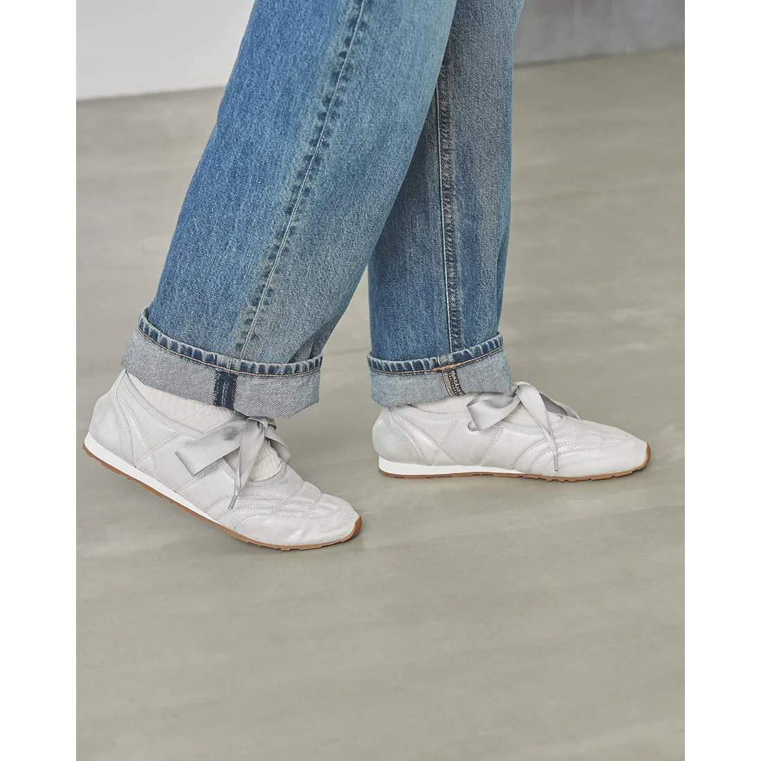 【新品預訂】日本製Emma Francis   繫帶芭蕾舞運動鞋（銀色聚酯）(09l-M 162)