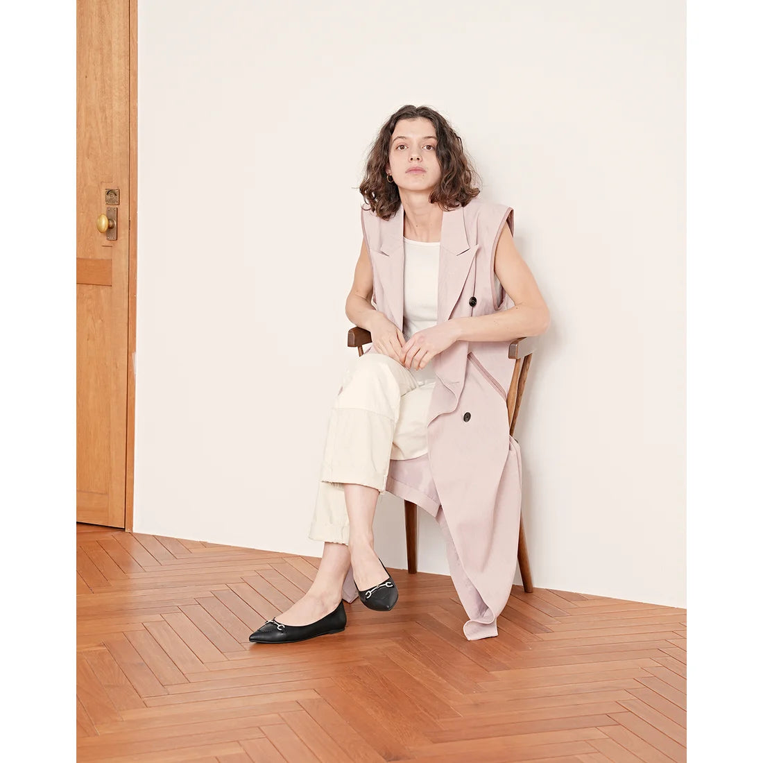 日本製 Emma Francis 金屬搭扣尖頭平底鞋 (黑色光面) 07b-P 101 BLK
