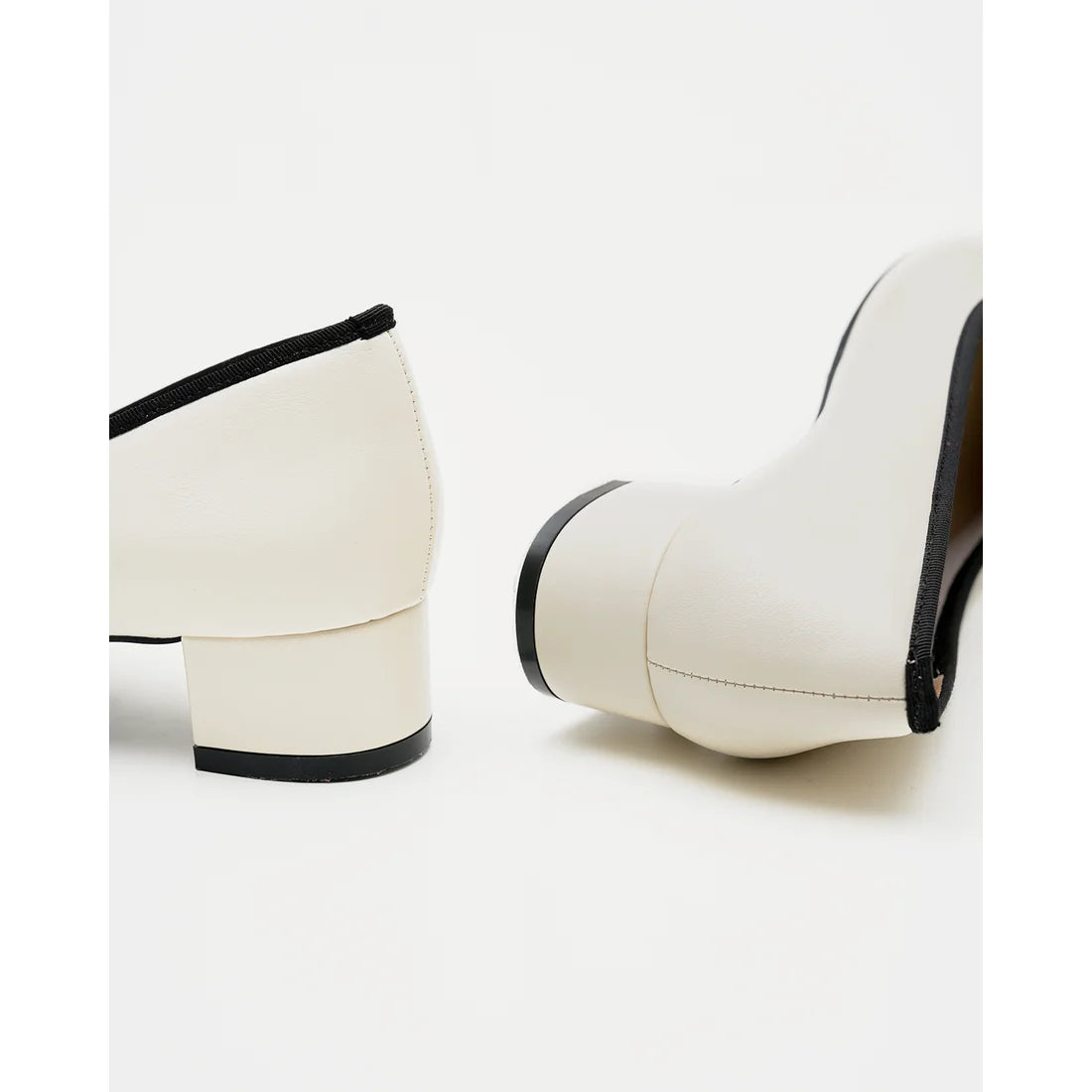 日本製 Emma Francis 胸花 3cm 高跟鞋 (白色光面) 3002c-P 159 WHT