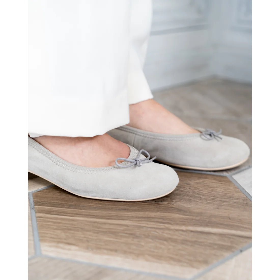 日本製【珍珠色調防水】Emma Francis圓頭平底芭蕾舞鞋(02b-L S153)(Grey leather suede)（グレー レザースエード）