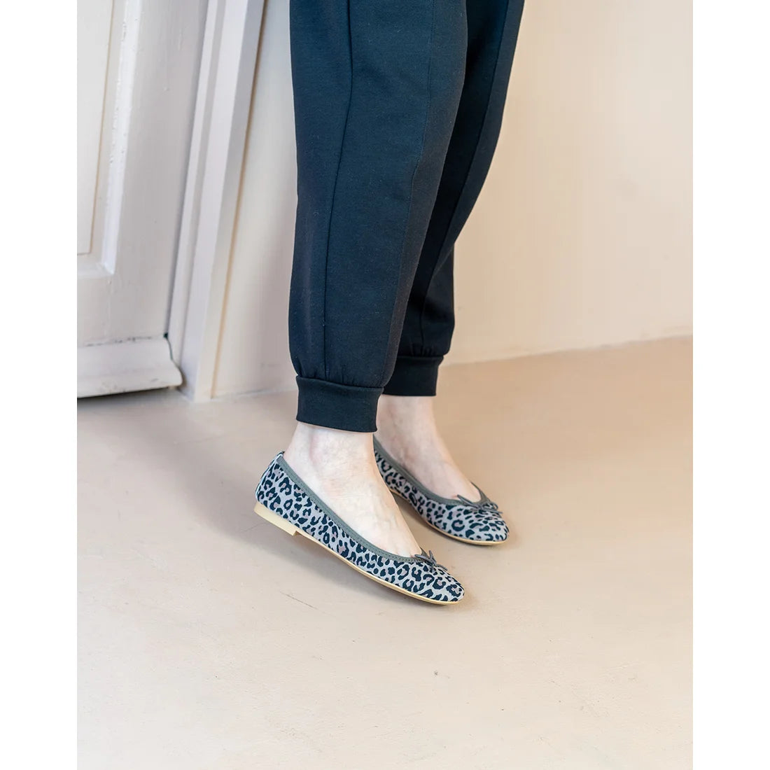 日本製【珍珠色調防水】Emma Francis圓頭平底芭蕾舞鞋(02b-L S334)(Leopard print leather suede)（レオパード柄 レザースエード）