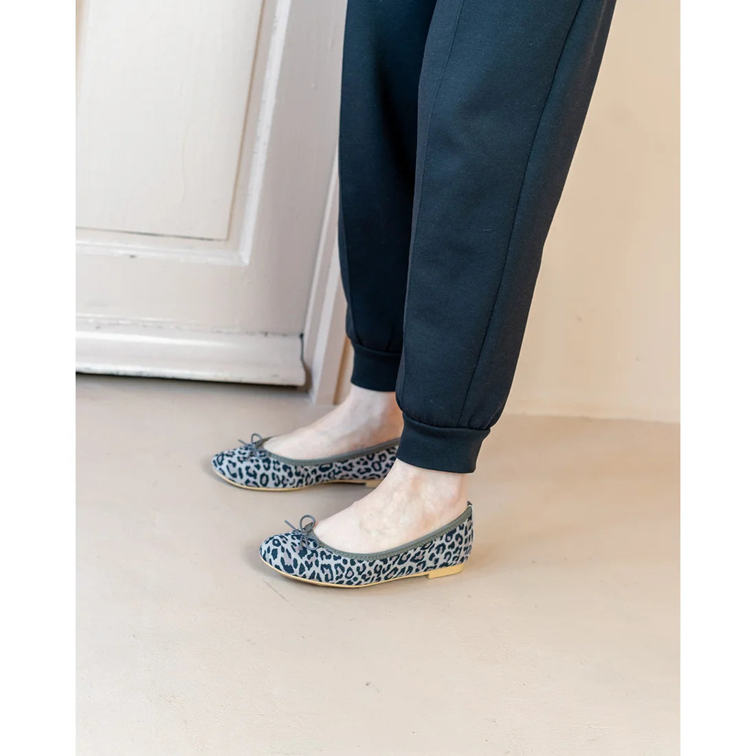 日本製【珍珠色調防水】Emma Francis圓頭平底芭蕾舞鞋(02b-L S334)(Leopard print leather suede)（レオパード柄 レザースエード）