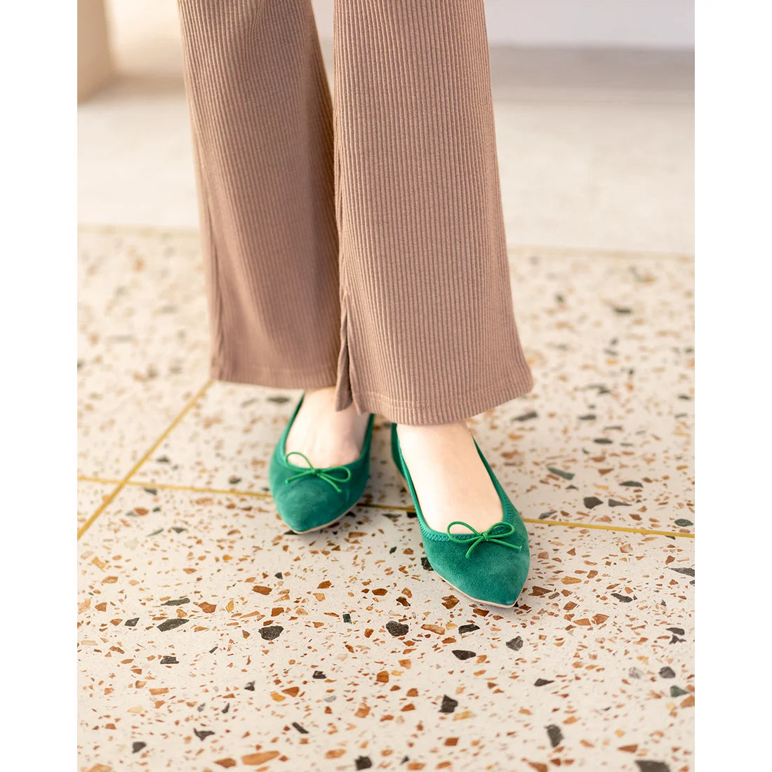 日本製【珍珠色調防水】Emma Francis尖頭平底芭蕾舞鞋 (01b-L S111) (Green leather suede)（グリーン レザースエード）