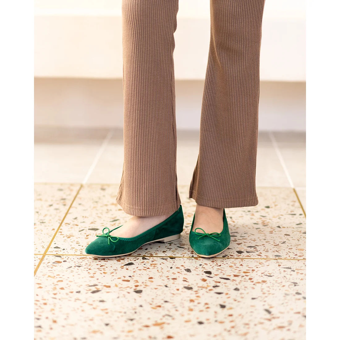 日本製【珍珠色調防水】Emma Francis尖頭平底芭蕾舞鞋 (01b-L S111) (Green leather suede)（グリーン レザースエード）