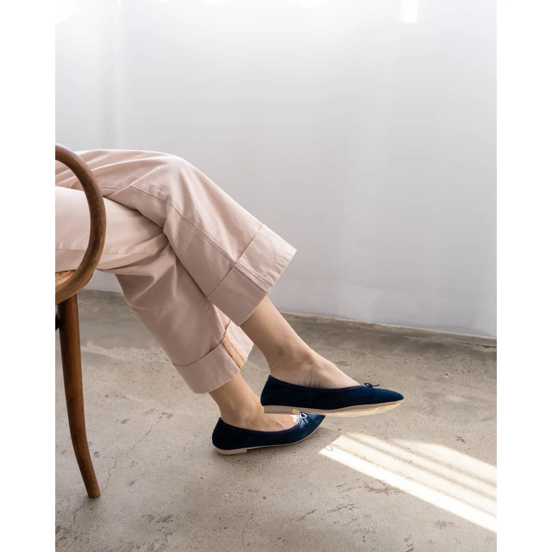 日本製【珍珠色調防水】Emma Francis尖頭平底芭蕾舞鞋(01b-L S117)(Navy leather suede)（ネイビー レザースエード）