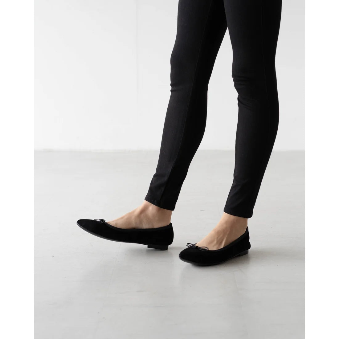 日本製【珍珠色調防水】Emma Francis尖頭平底芭蕾舞鞋(01b-L S101)(Black leather suede)（ブラック レザースエード）