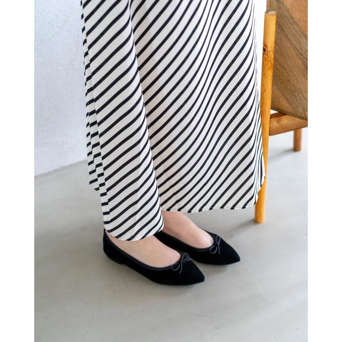 日本製【珍珠色調防水】Emma Francis尖頭平底芭蕾舞鞋(01b-L S101)(Black leather suede)（ブラック レザースエード）