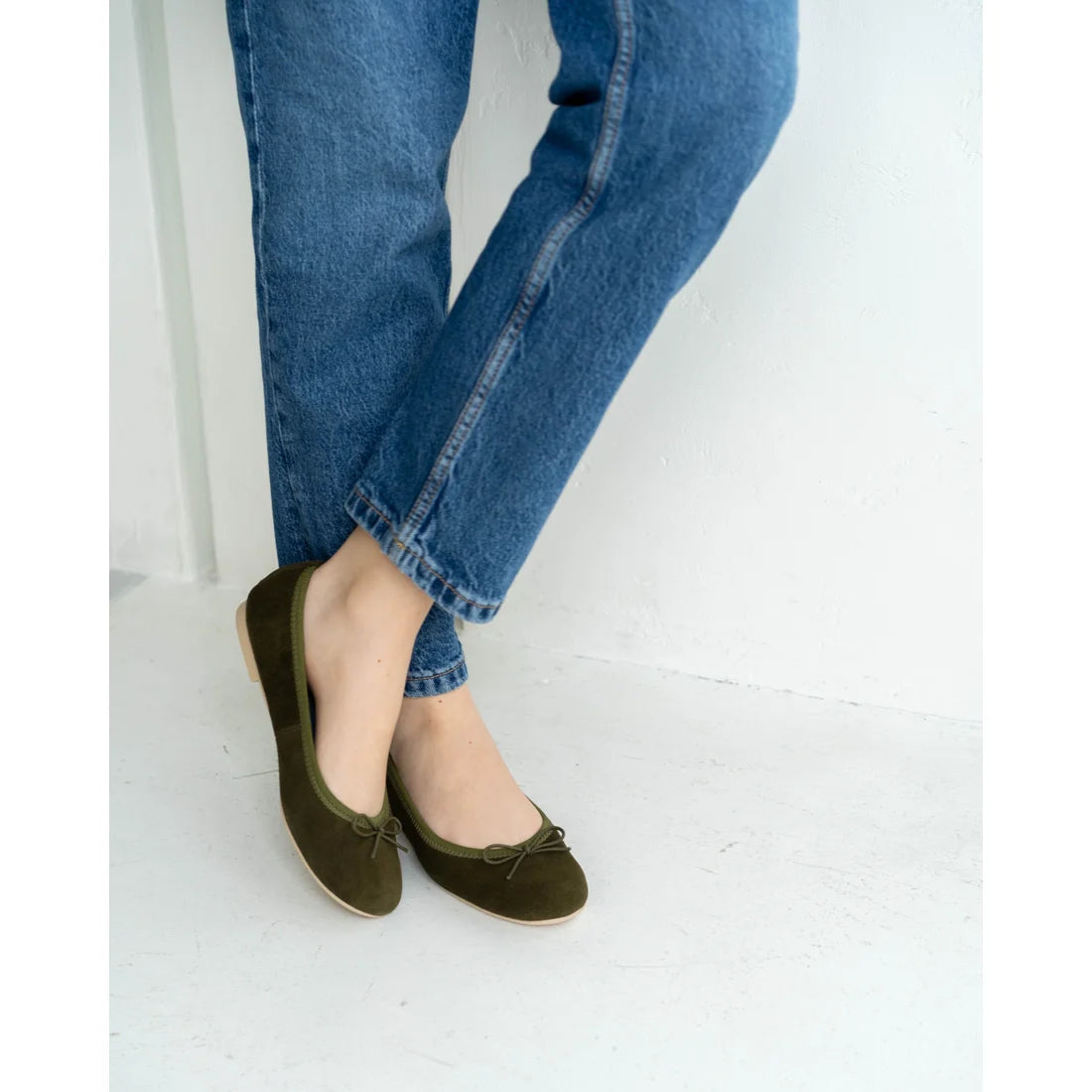日本製【珍珠色調防水】Emma Francis圓頭平底芭蕾舞鞋(02b-L S147)(Khaki leather suede)（カーキ レザースエード）