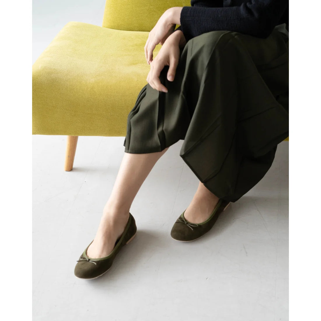 日本製【珍珠色調防水】Emma Francis圓頭平底芭蕾舞鞋(02b-L S147)(Khaki leather suede)（カーキ レザースエード）