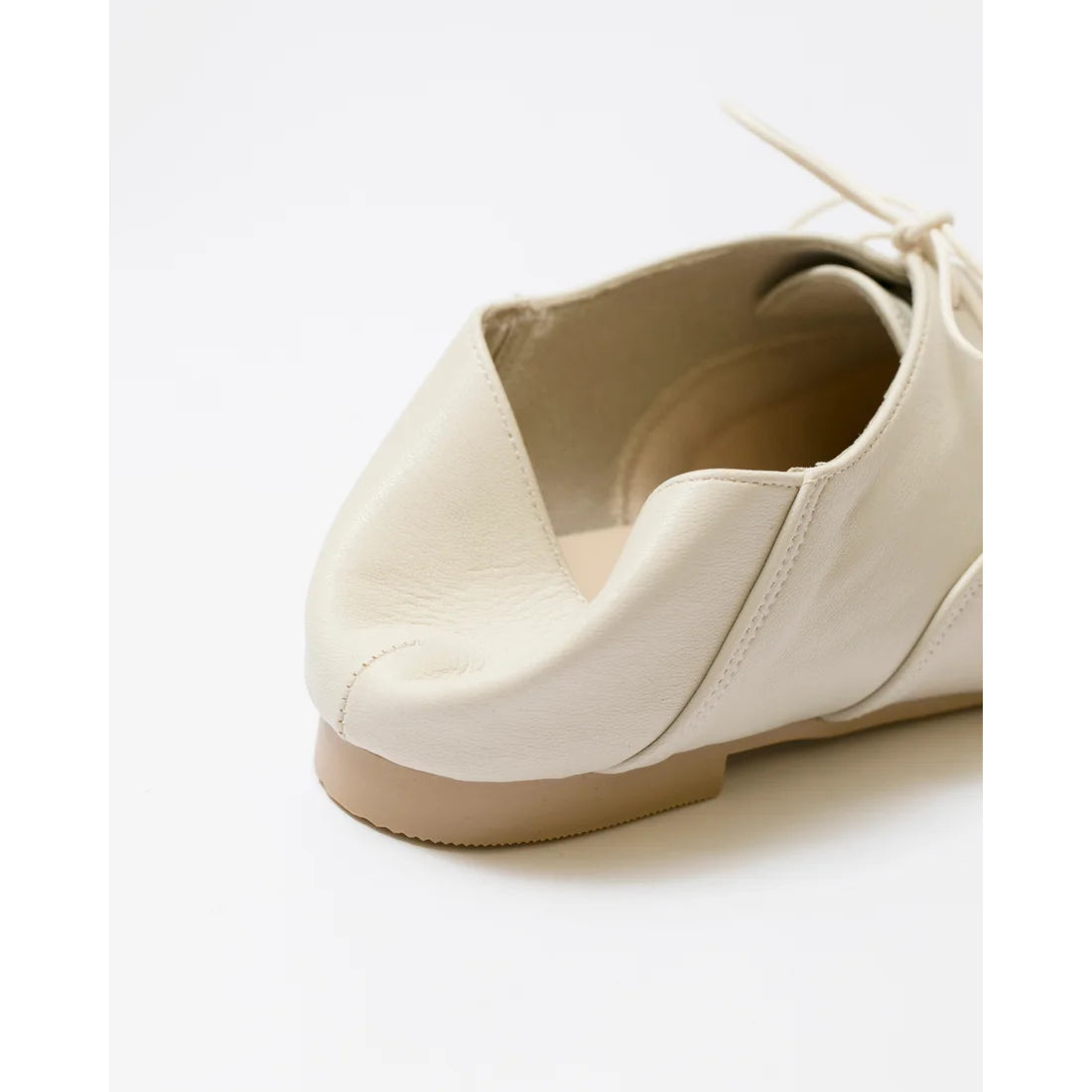 日本製 【蘋果皮】【防水】Emma Francis平底繫帶鞋（象牙蘋果皮光滑）(03d-AP 177)(ivory apple leather smooth)(アイボリー アップルレザースムース）