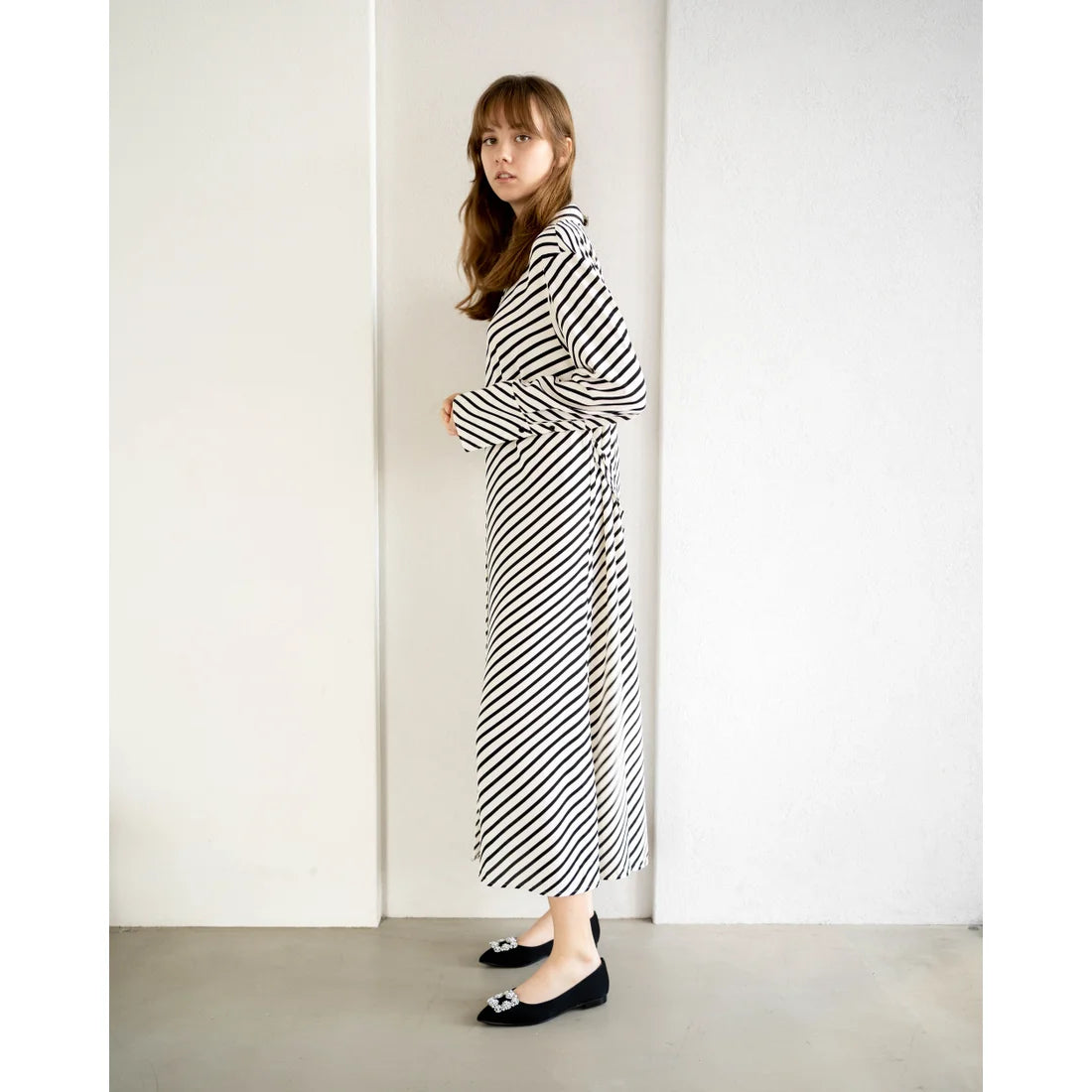 日本製 Emma Francis 平底珠寶搭扣高跟鞋(01t-ST 101)(Black satin)（ブラック サテン）