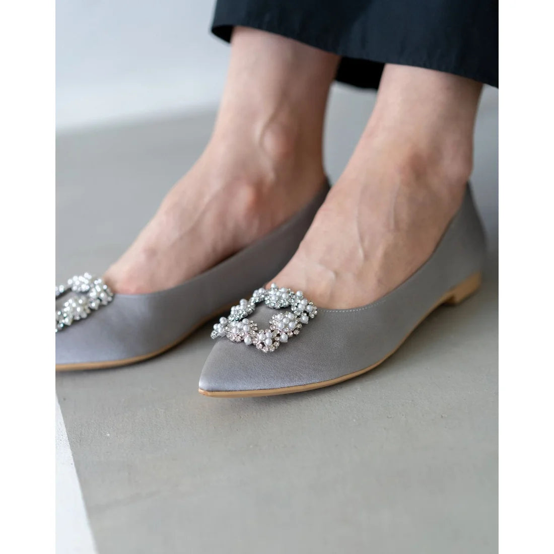 日本製 Emma Francis 平底珠寶搭扣高跟鞋(01t-ST 153)(Gray satin)（グレー サテン）