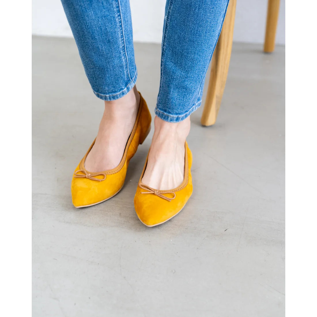 日本製【珍珠色調防水】Emma Francis尖頭平底芭蕾舞鞋(01b-L 132)(Mustard leather suede)（マスタード レザースエード）