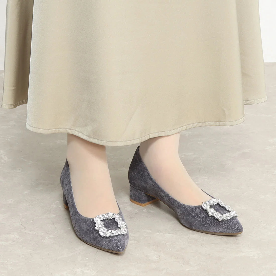 日本製 Emma Francis 尖頭3cm跟漸層珠寶搭扣高跟鞋(3002c-ZO 155)(Charcoal gray ombre)（チャコールグレー オンブリエ）