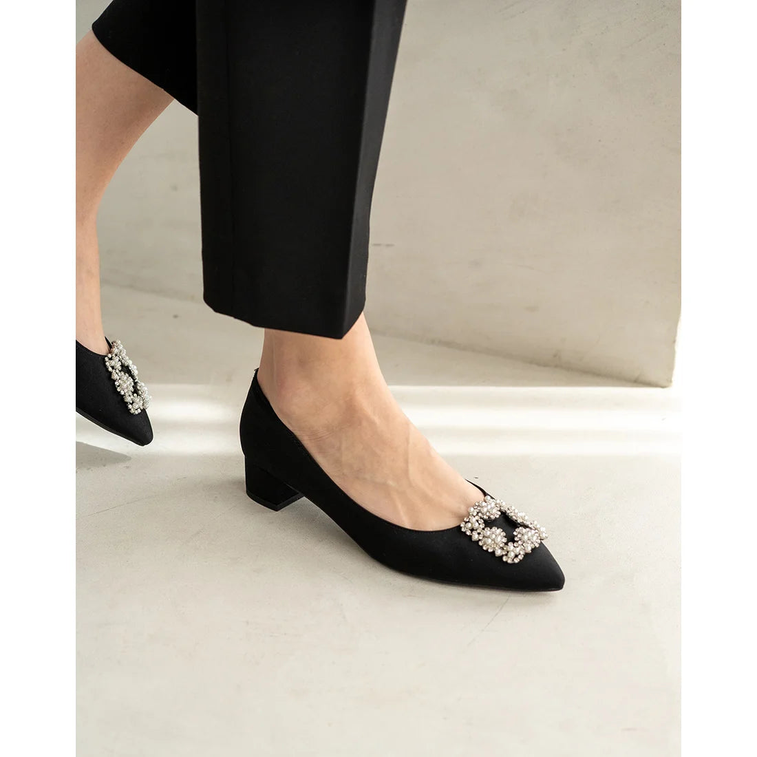 日本製 Emma Francis 尖頭3cm跟珠寶搭扣高跟鞋(3002b-ST 101)(Black satin)（ブラック サテン）