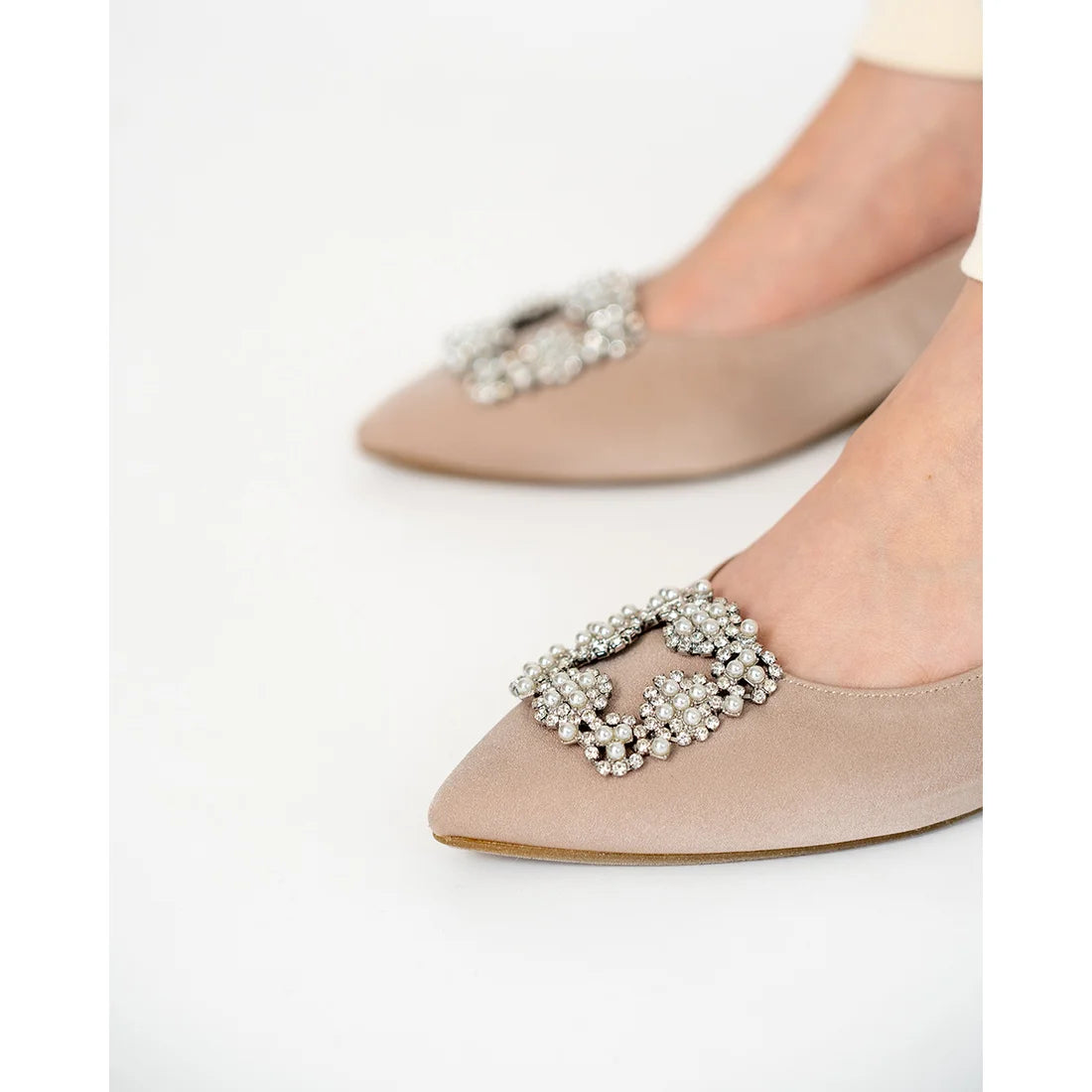 日本製 Emma Francis 尖頭3cm跟珠寶搭扣高跟鞋(3002b-ST 108)(Beige gray satin)（ベージュ サテン）