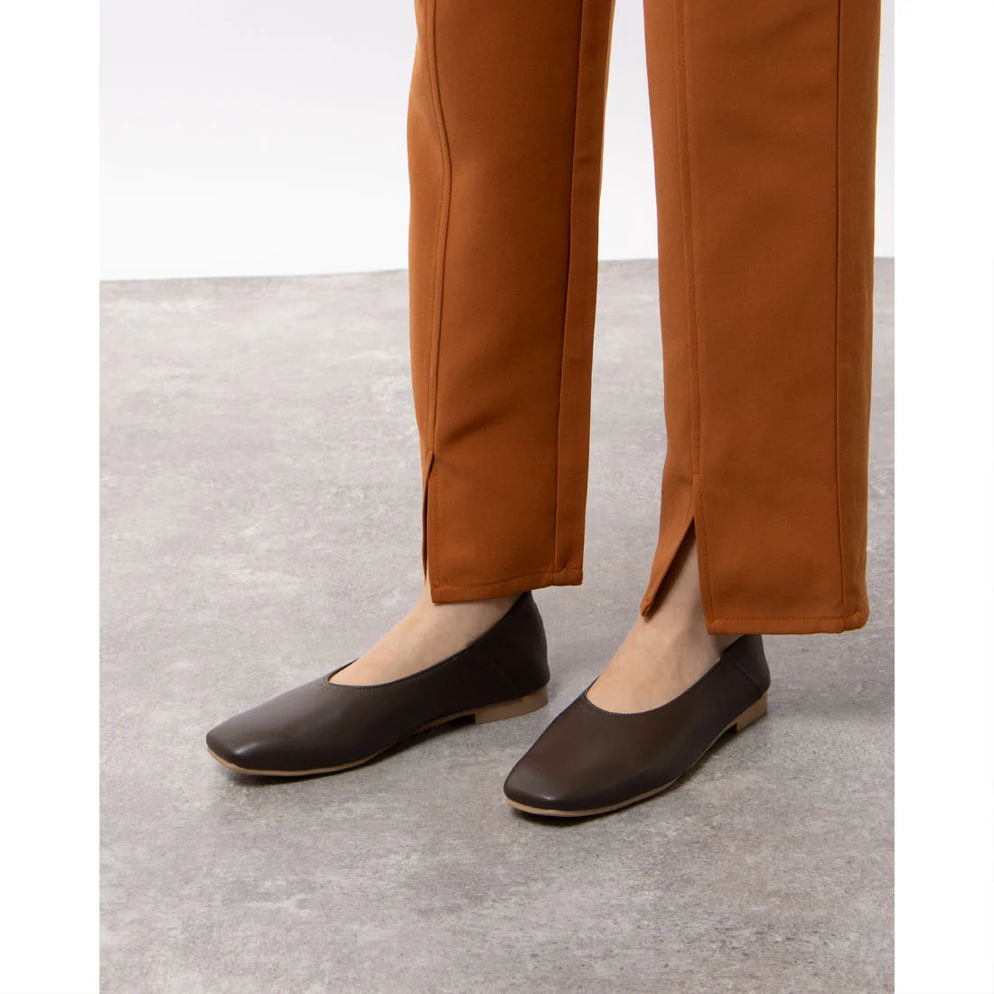 日本製 [蘋果皮][防水]Emma Francis 方頭U型平底鞋(03f-AP 117)(Navy apple leather)（ネイビー アップルレザー）