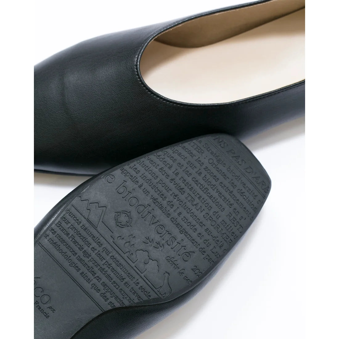日本製 [蘋果皮][防水]Emma Francis 方頭U型平底鞋(03f-AP 101)(Black apple leather)（ブラック アップルレザー）