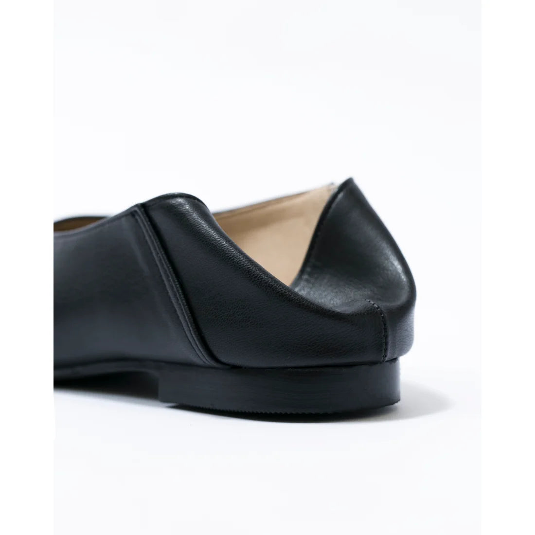 日本製 [蘋果皮][防水]Emma Francis 方頭U型平底鞋(03f-AP 101)(Black apple leather)（ブラック アップルレザー）