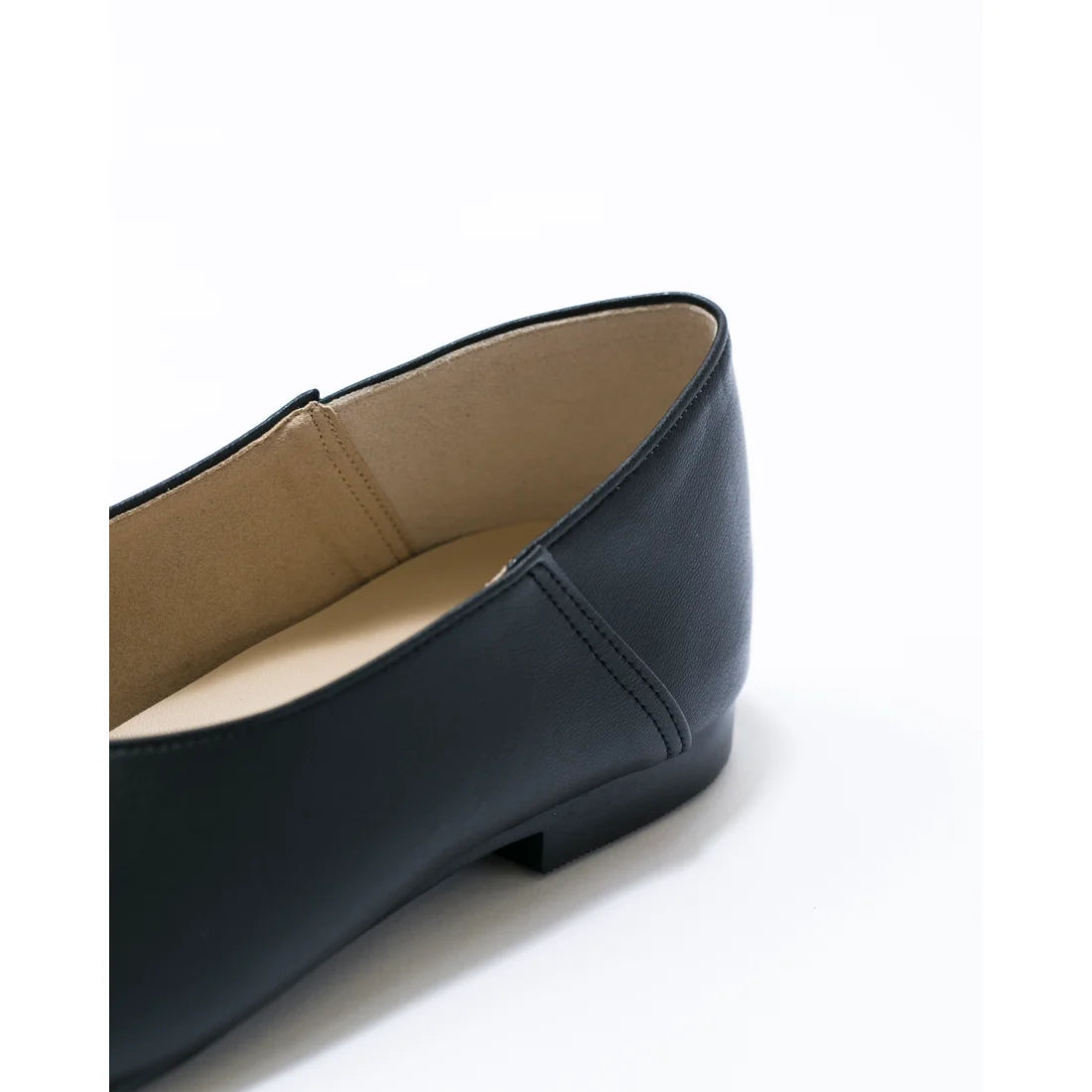 日本製 [蘋果皮][防水]Emma Francis 方頭U型平底鞋(03f-AP 101)(Black apple leather)（ブラック アップルレザー）