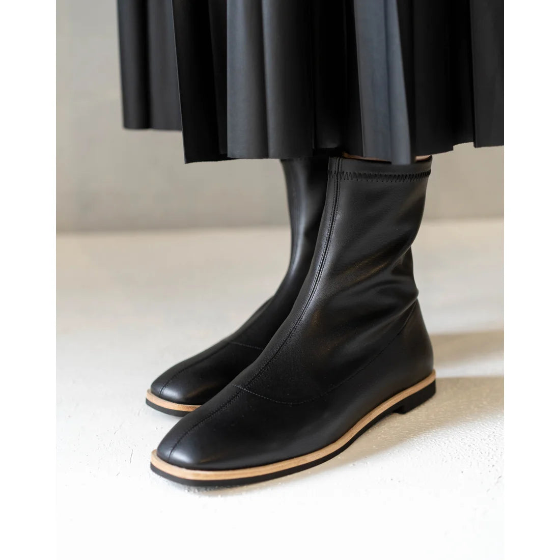 日本製 [蘋果皮][防水]Emma Francis 彈性靴子(9011a-AP 101)(Black apple leather)（ブラック アップルレザー）