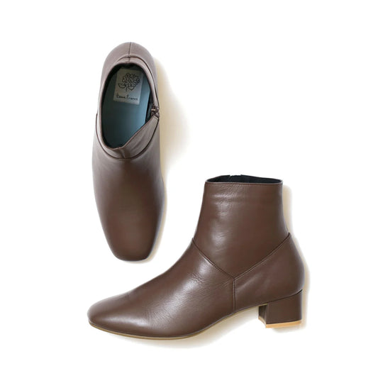 日本製【防水】Emma Francis 4cm素面高跟短靴 (9009a-L 105)(Brown leather)（ブラウン レザー）