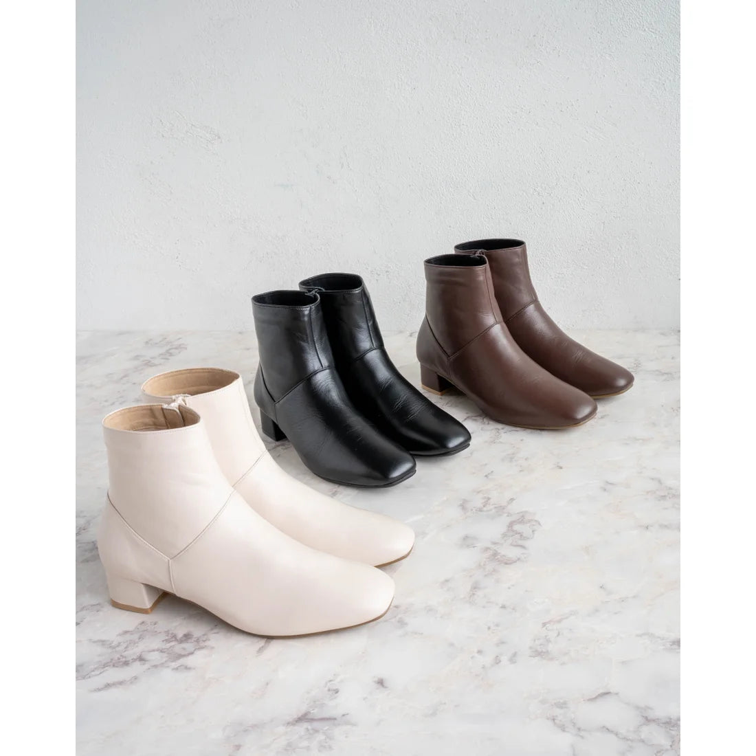 日本製【防水】Emma Francis 4cm素面高跟短靴 (9009a-L 101)(Black leather)（ブラック レザー）