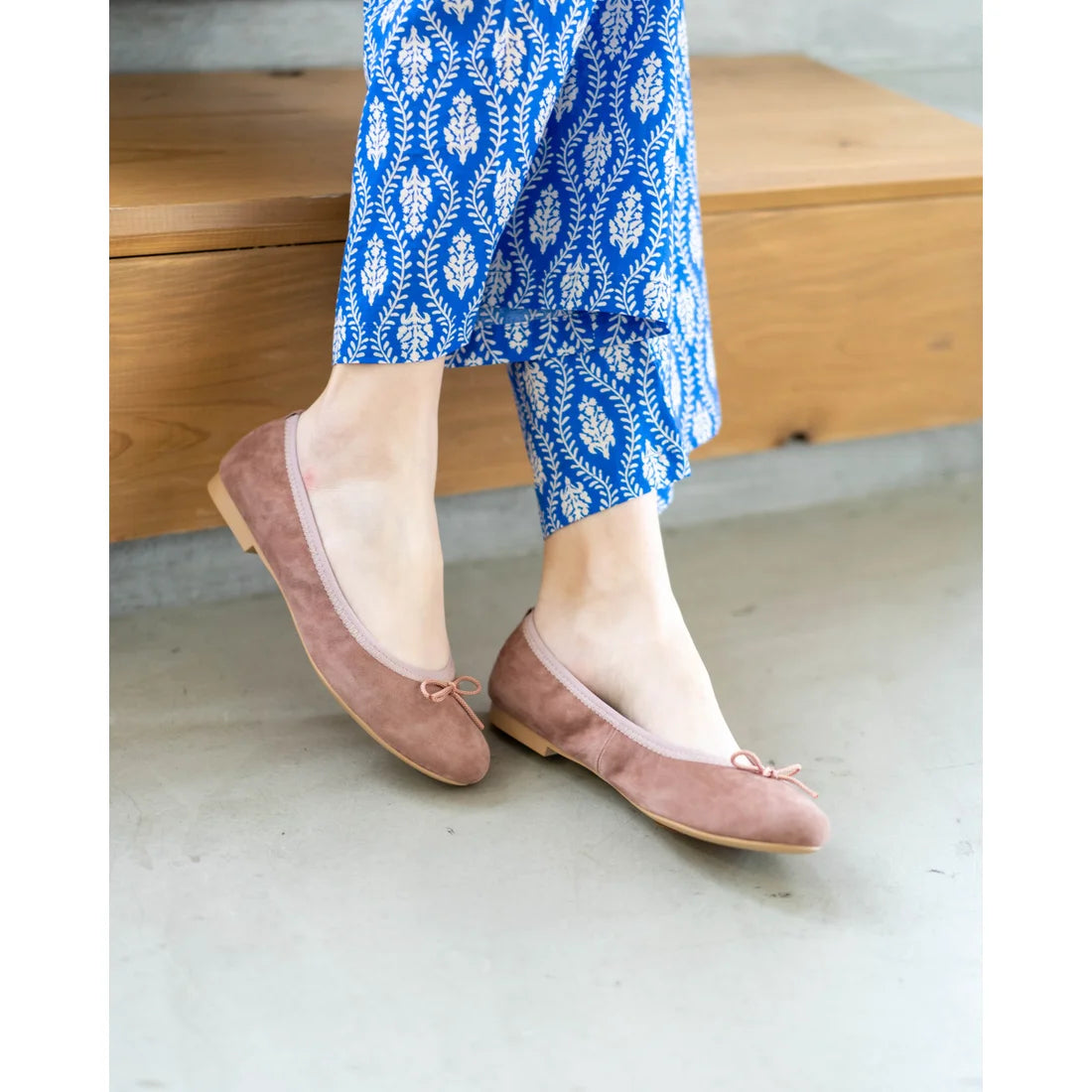 日本製【珍珠色調防水】Emma Francis圓頭平底芭蕾舞鞋(02b-L S198)(Pink beige leather suede)（ピンクベージュ レザースエード）