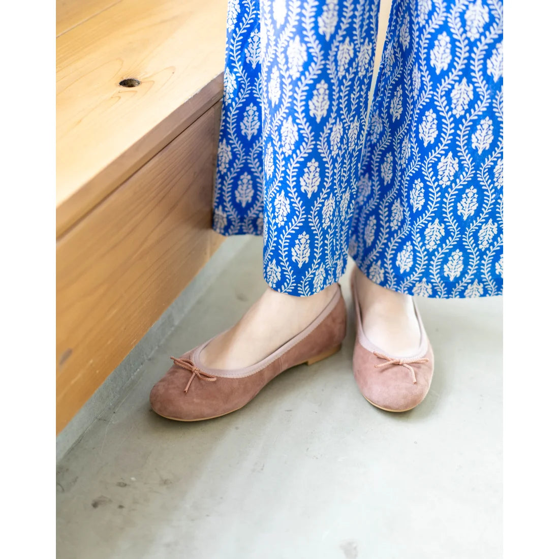 日本製【珍珠色調防水】Emma Francis圓頭平底芭蕾舞鞋(02b-L S198)(Pink beige leather suede)（ピンクベージュ レザースエード）