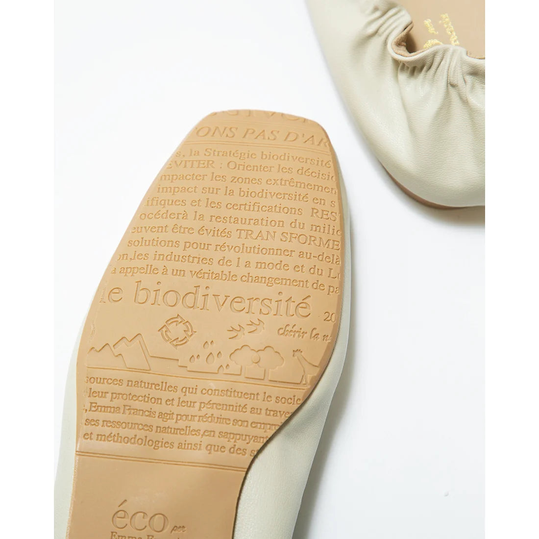 日本製預訂3星期【蘋果皮】【防水】Emma Francis 褶皺腰帶平底鞋 (03j-AP 177)(Ivory Apple Leather)（アイボリー アップルレザー）