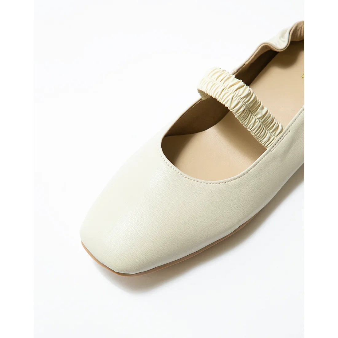 日本製預訂3星期【蘋果皮】【防水】Emma Francis 褶皺腰帶平底鞋 (03j-AP 177)(Ivory Apple Leather)（アイボリー アップルレザー）