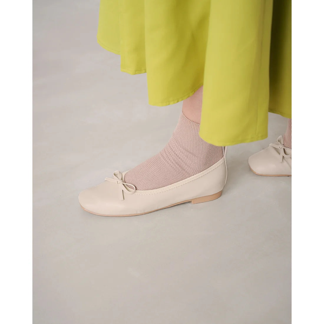 日本製【蘋果皮】【防水】Emma Francis 平底彈性芭蕾舞鞋 ( 03m-AP 177 )(Ivory apple leather)（アイボリー アップルレザー）